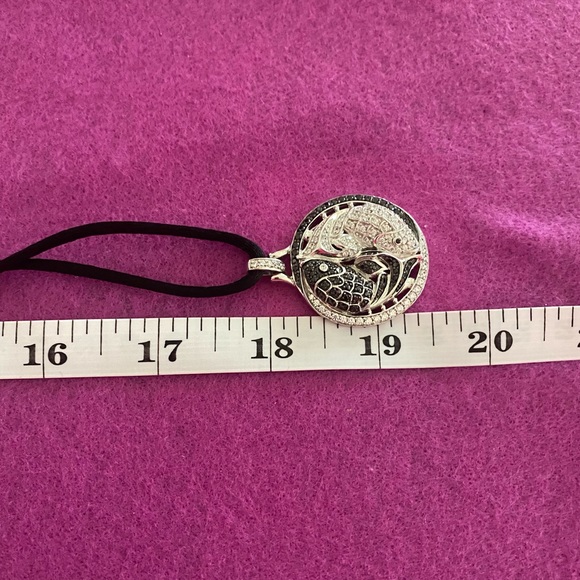 Yin and Yang necklace NIB - Picture 5 of 8